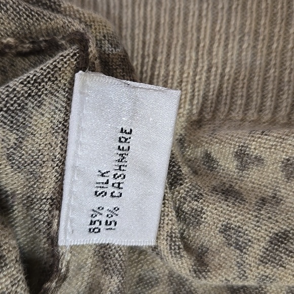 Talbots Cachmere Blend Leopard Cardigan - Picture 6 of 8